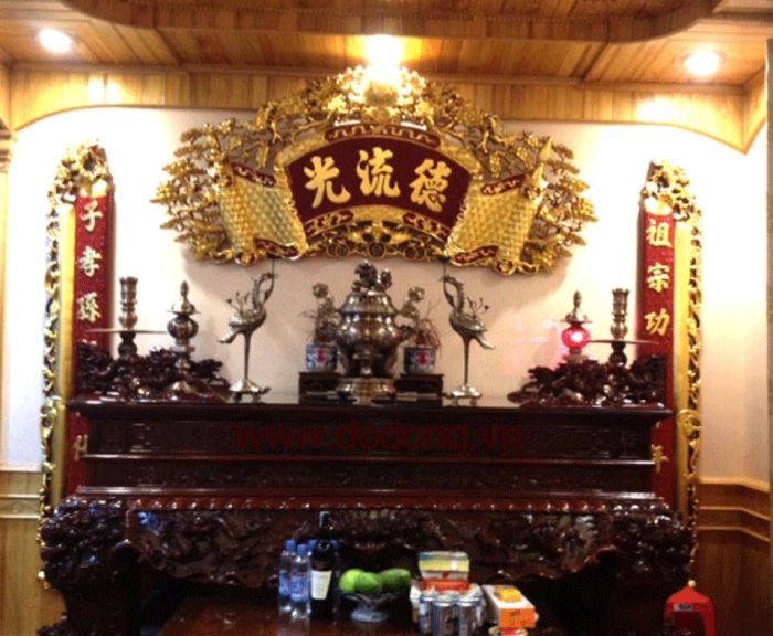 bàn thờ tổ tiên truyền thống